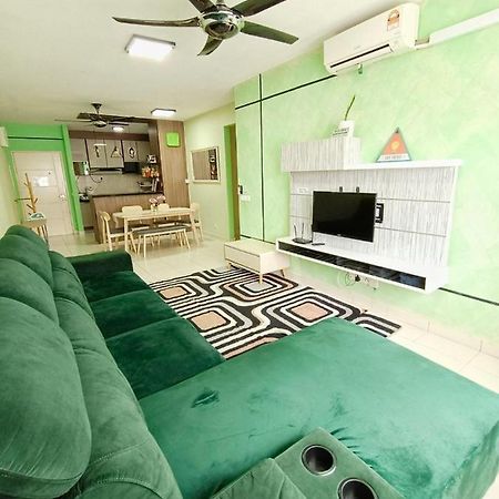 Nena Homestay Setia Alam, Air Conditioned, High Speed Internet 샤알람 외부 사진