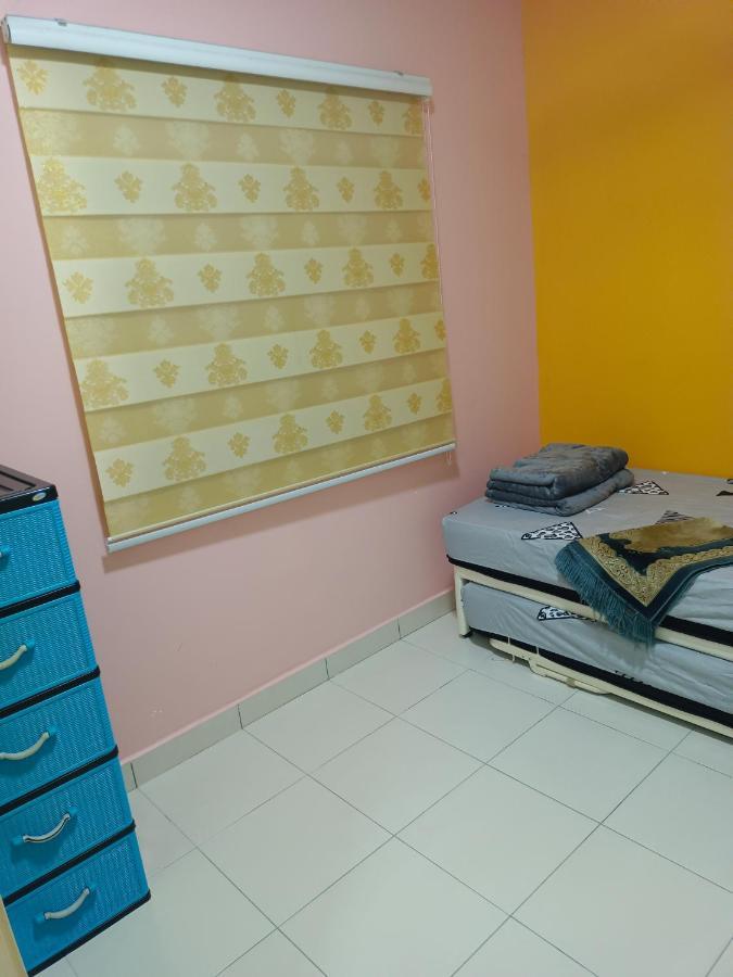 Nena Homestay Setia Alam, Air Conditioned, High Speed Internet 샤알람 외부 사진