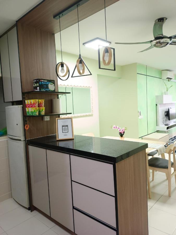 Nena Homestay Setia Alam, Air Conditioned, High Speed Internet 샤알람 외부 사진