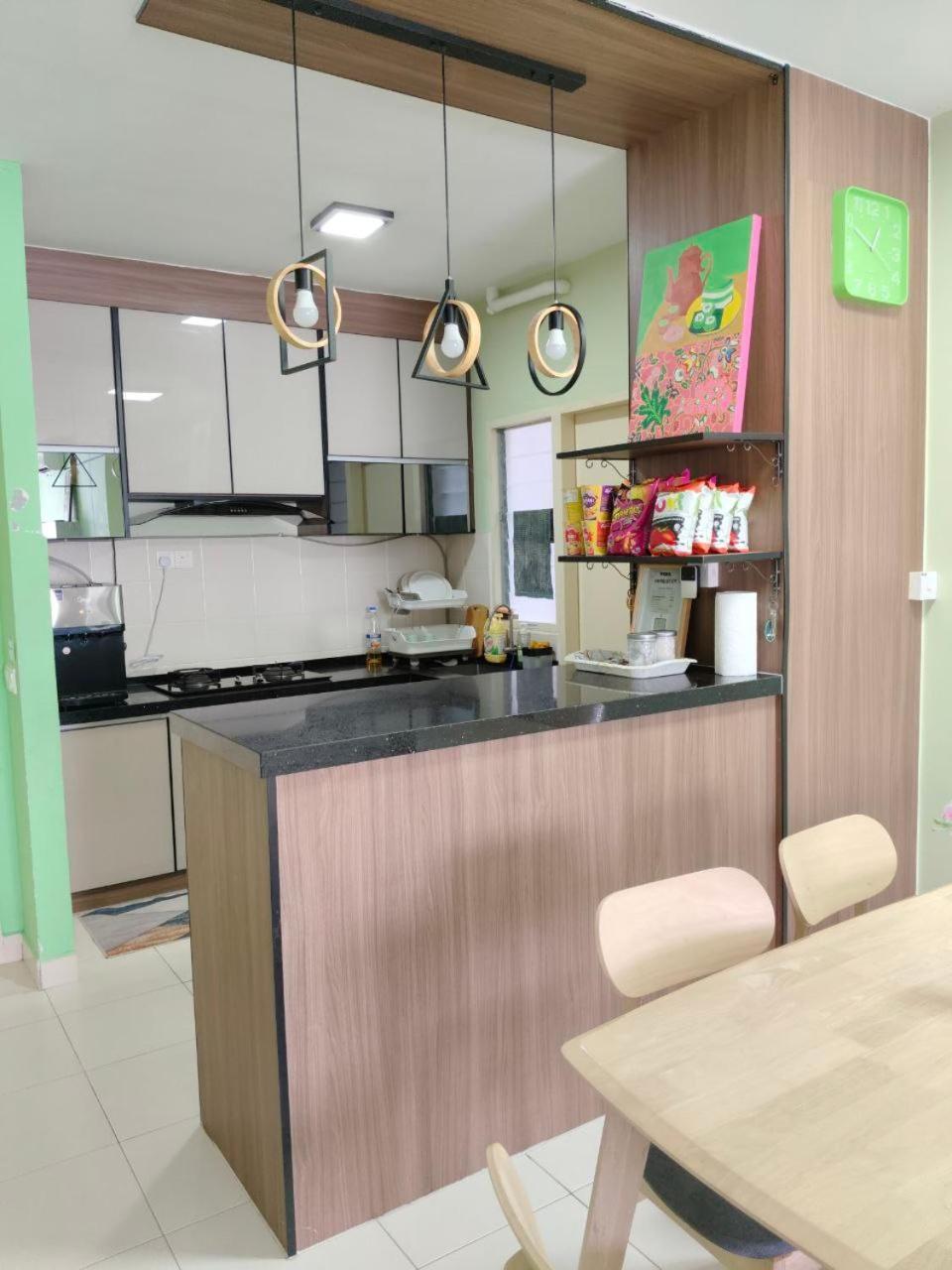 Nena Homestay Setia Alam, Air Conditioned, High Speed Internet 샤알람 외부 사진