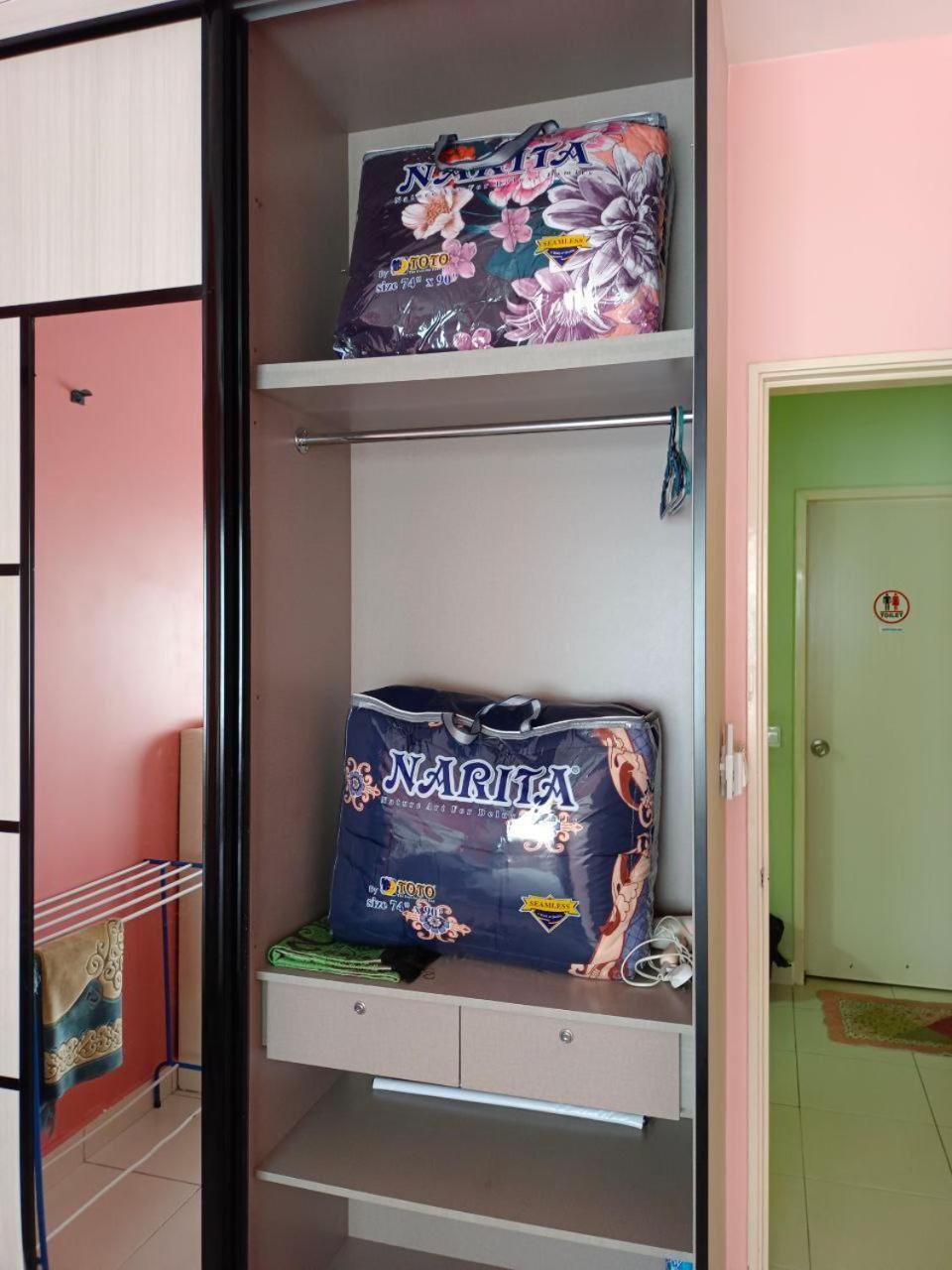 Nena Homestay Setia Alam, Air Conditioned, High Speed Internet 샤알람 외부 사진