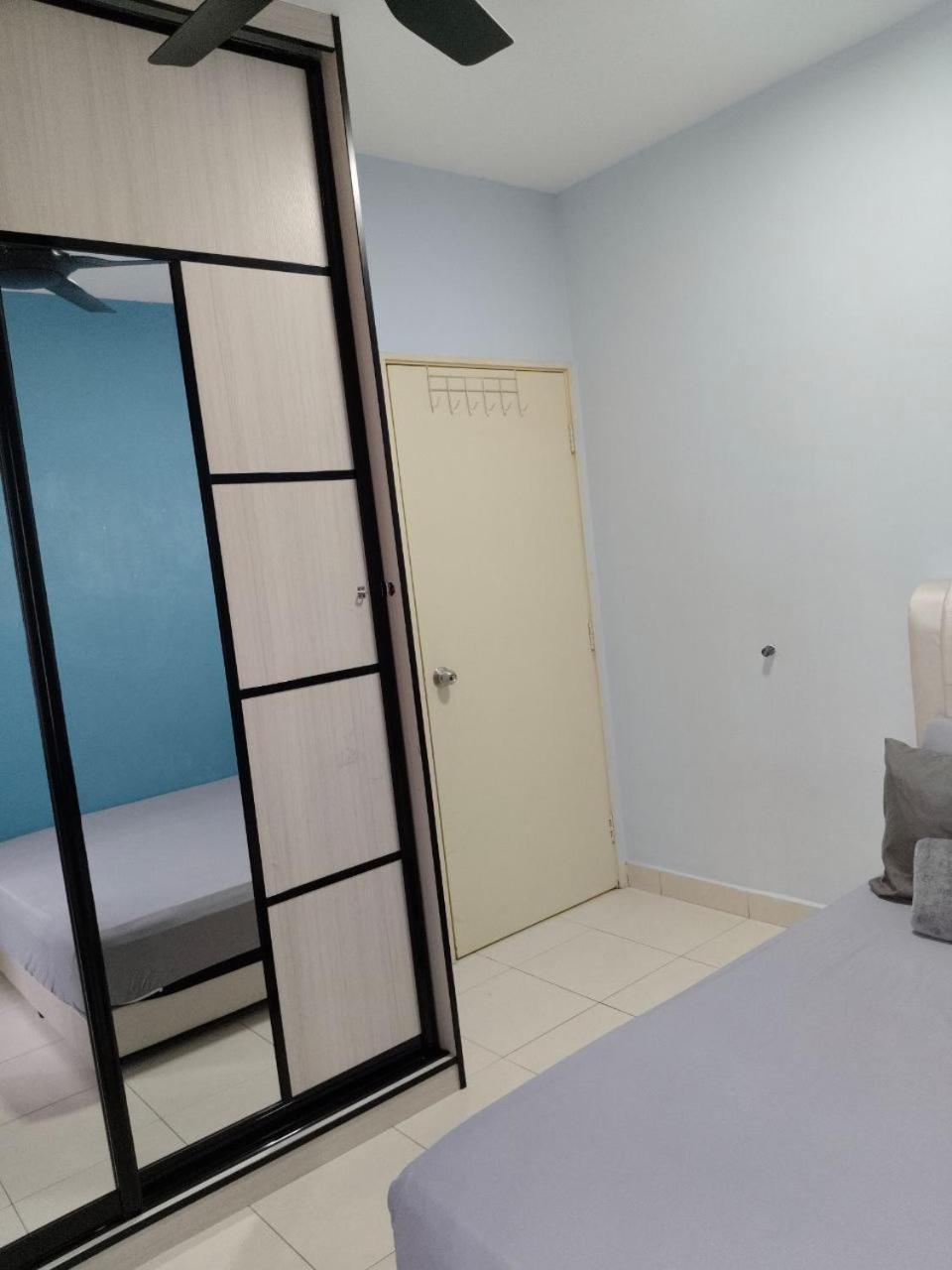 Nena Homestay Setia Alam, Air Conditioned, High Speed Internet 샤알람 외부 사진