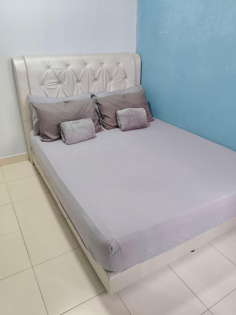 Nena Homestay Setia Alam, Air Conditioned, High Speed Internet 샤알람 외부 사진