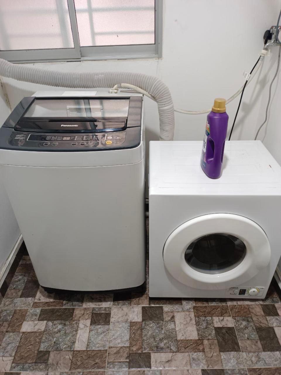 Nena Homestay Setia Alam, Air Conditioned, High Speed Internet 샤알람 외부 사진
